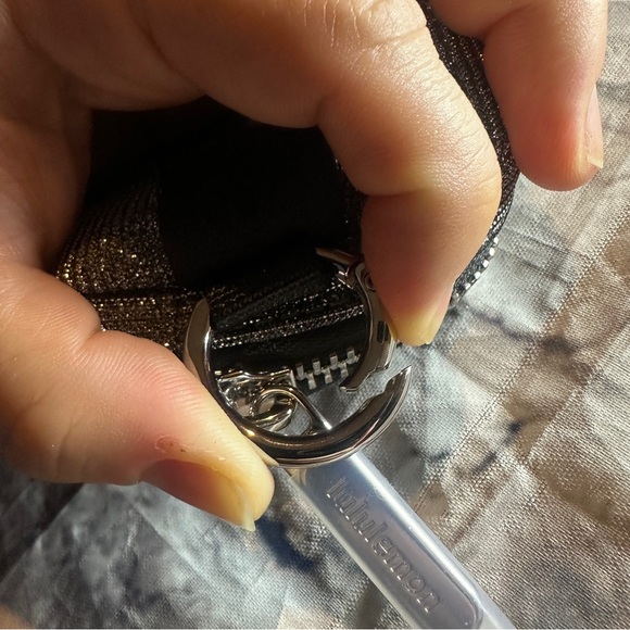 NWT Lululemon Everywhere Belt Bag Nano *Glitter ONE SIZE (DKSV/GGRE/SLVR) - Picture 10 of 16